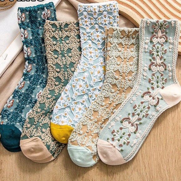 Cozy Textured Print Multicolor Mid Length Sock Set - Picture 1 of 5